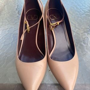 VALENTINO leather Wedge in Beige - Beautiful details- Made in Italy